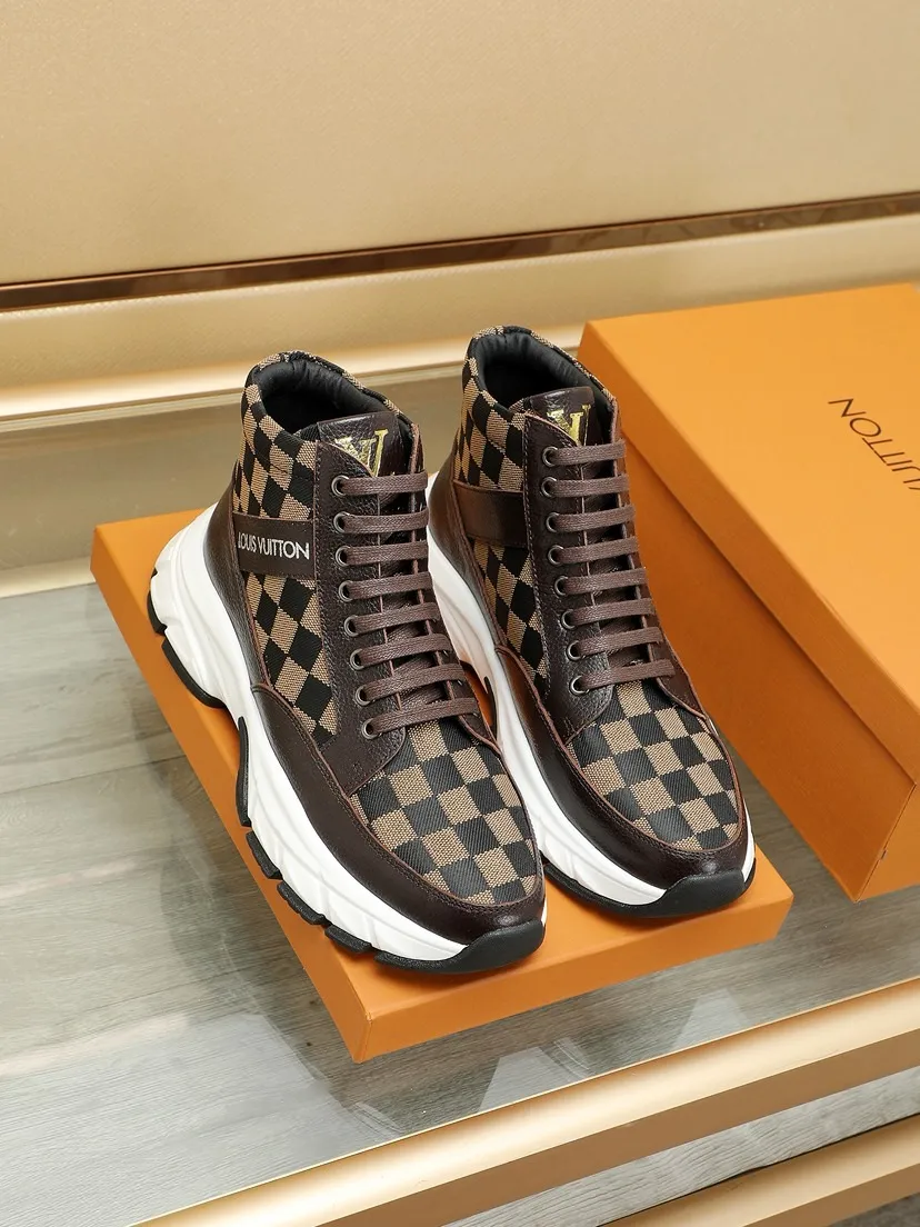 Factory P460 men's shoes 💰"LOUI* VUITTO*" popular men's casual shoes 💯Purchase-level quality, the upper is made of original materials with cowhide, the real thing is super shiny⚡️ Fashionable and versatile, the toe last shape is firm and full, the soles are LV original molds and can be put in and out at will. Light and comfortable on the foot ~ purely handmade, details determine the quality! Color: Two colors available. Size:38-44 (45 customized)